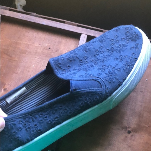 CATOS blue slip on shoes - Picture 3 of 6